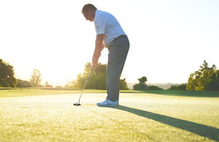 九游下载中心-中国高尔夫球员许赢夺得女子中巡个人第三冠，许亚军高尔夫